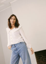 OVERSIZED COLLAR DETAIL TOP